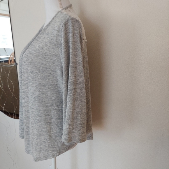 Merona woman gray/white top. Size L Coverup. Rayon , spandex. Lace Stretchy  lig - Picture 2 of 5